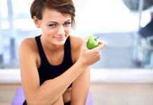 What To Eat After The Gym to Get Full Of Energy women-eat-green-apple